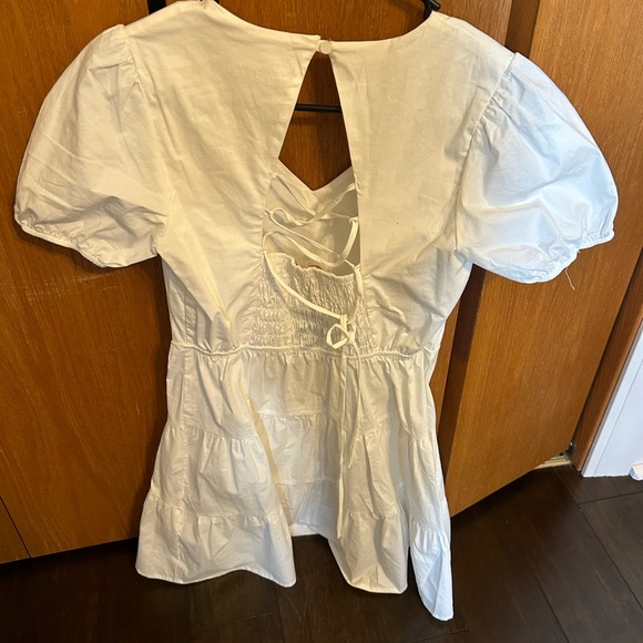 White dress - Picture 2 of 4